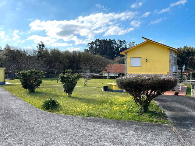 Casa-chalet en Venta en Ares