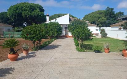 Vista exterior de Casa o xalet en venda en Chiclana de la Frontera amb Aire condicionat