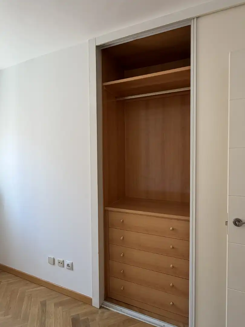 Schlafzimmer von Einfamilien-Reihenhaus zur Miete in Club de Campo mit Klimaanlage, Heizung und Privatgarten