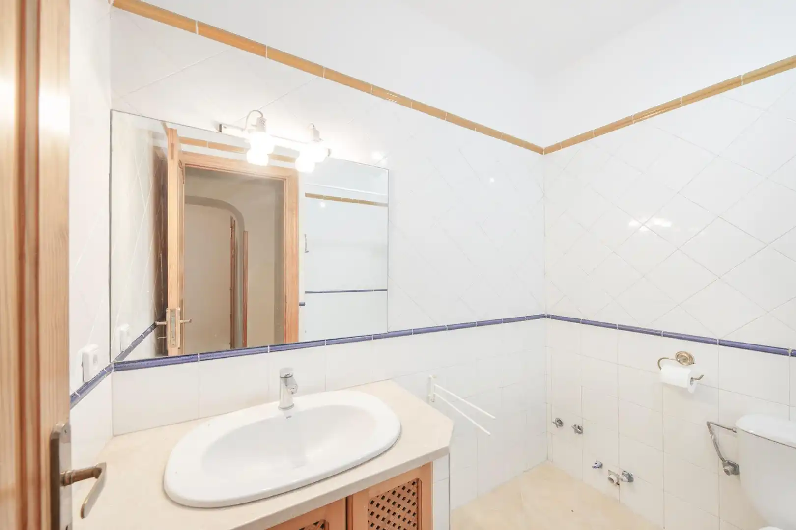 Badezimmer von Wohnungen zur Miete in  Palma de Mallorca mit Klimaanlage, Heizung und Parkett