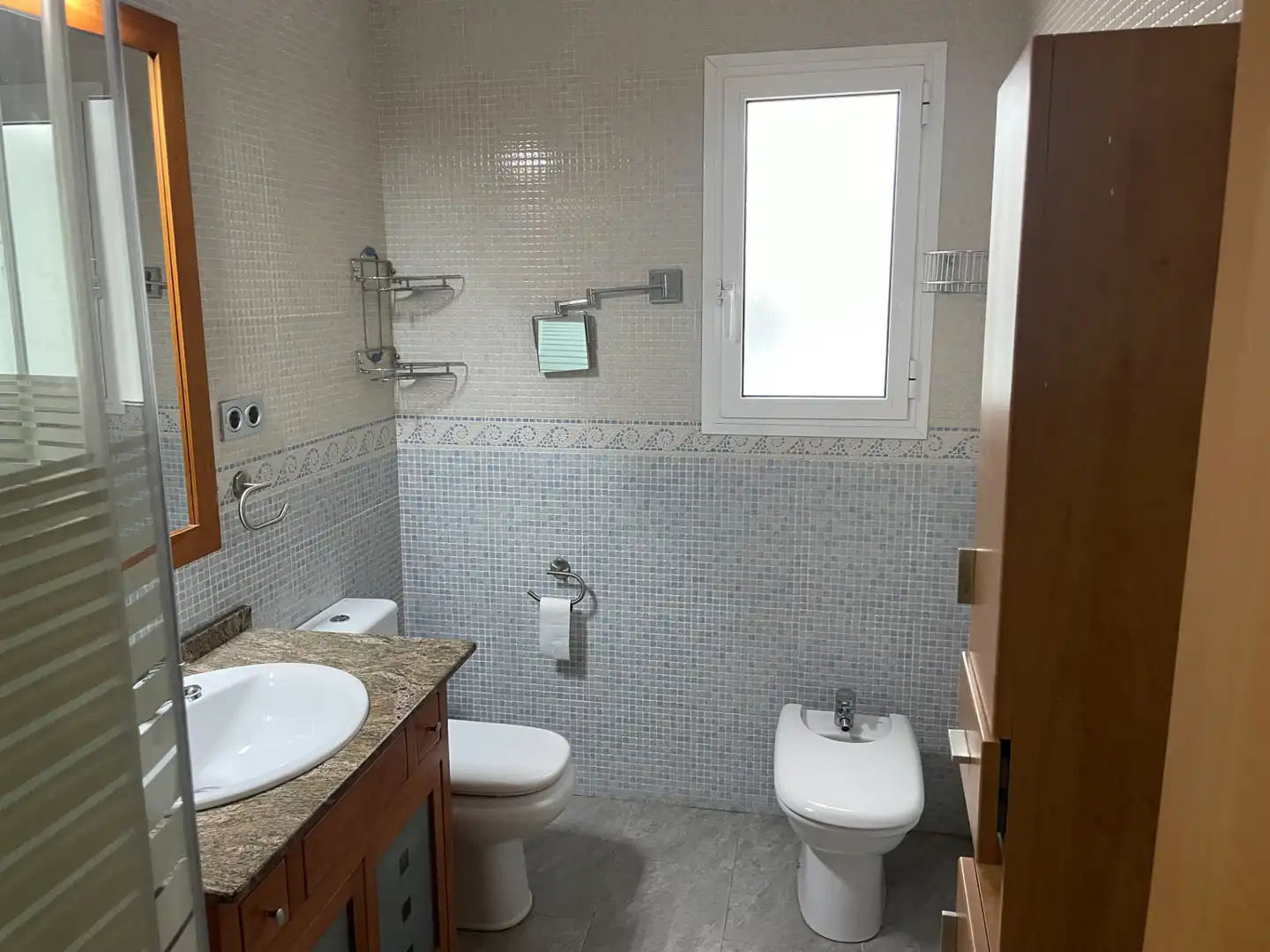 Baño de Piso de alquiler en Orihuela con Amueblado y Balcón