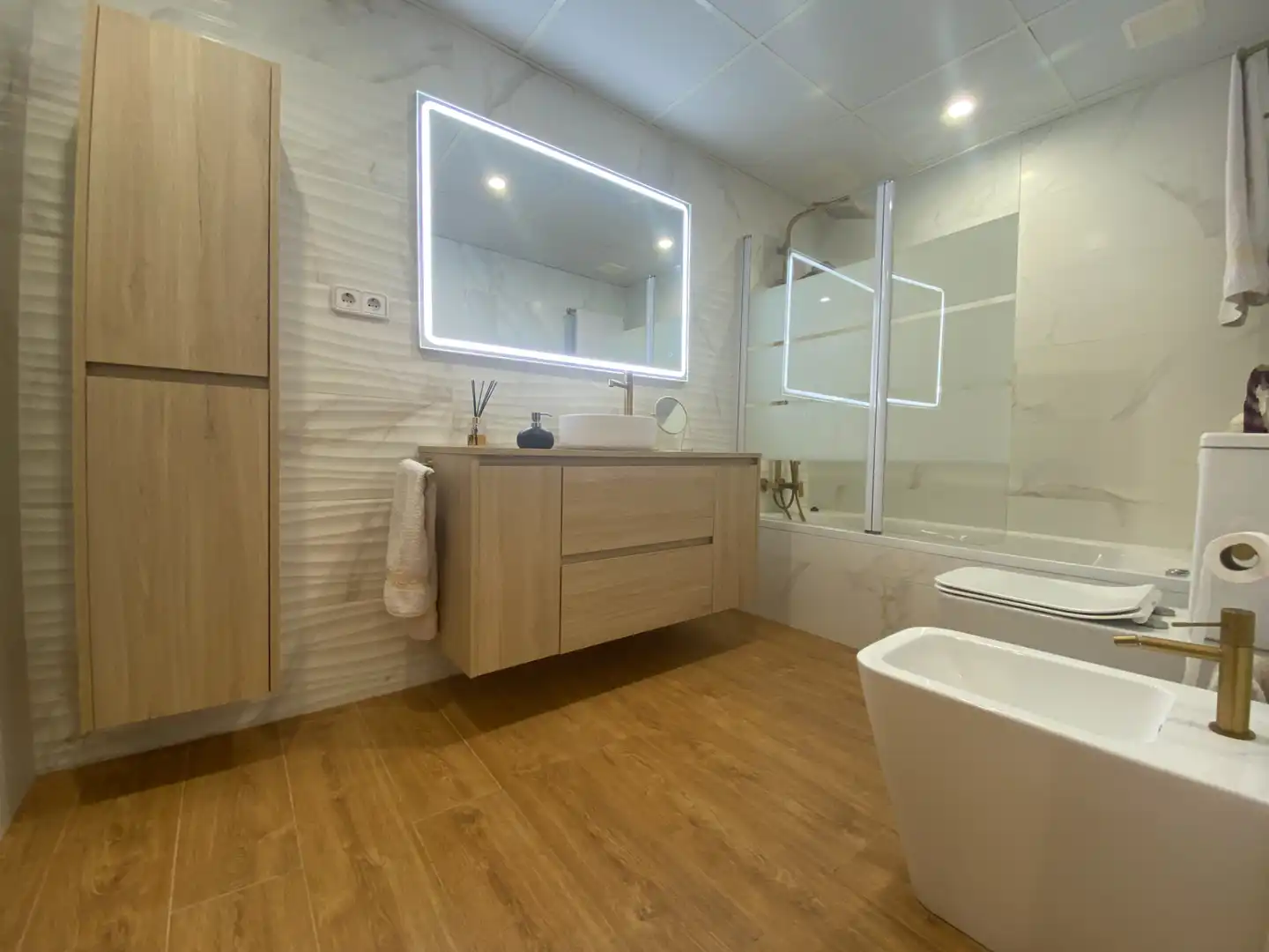 Badezimmer von Dachboden zum Verkauf in Valencia mit Klimaanlage, Heizung und Parkett