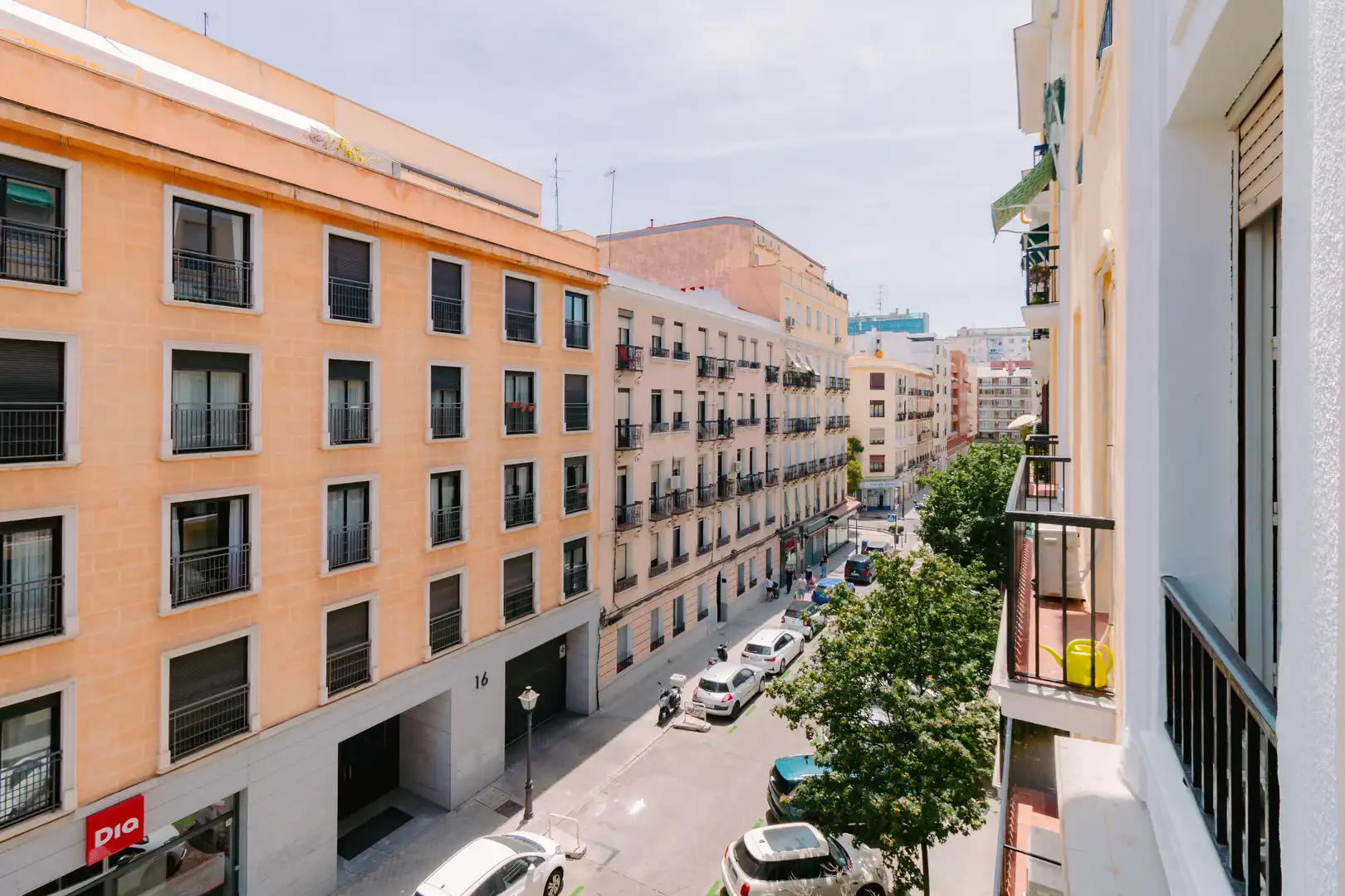 Vista exterior de Piso en venta en Madrid con Calefacción y Terraza
