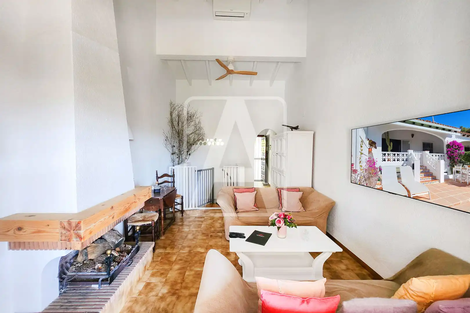 Sala d'estar de Casa adosada en venda en Benissa amb Aire condicionat, Calefacció i Jardí privat