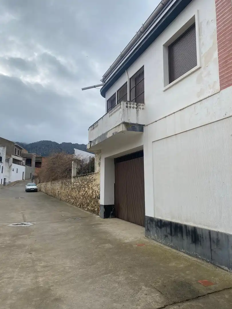 Exterior view of Country homes for sale in Cabeza del Buey