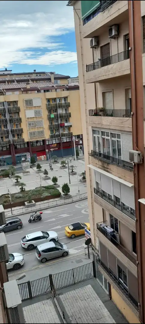 Vista exterior de Pis en venda en Granada