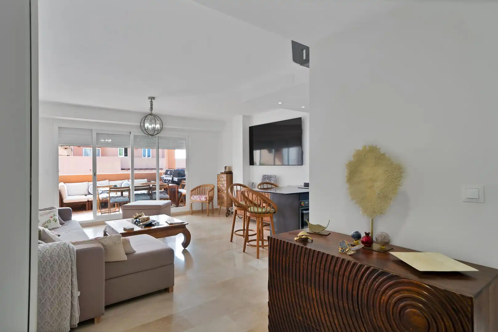 Living room of Apartments for sale in Marbella  with Air Conditioner, Private garden and Storage room