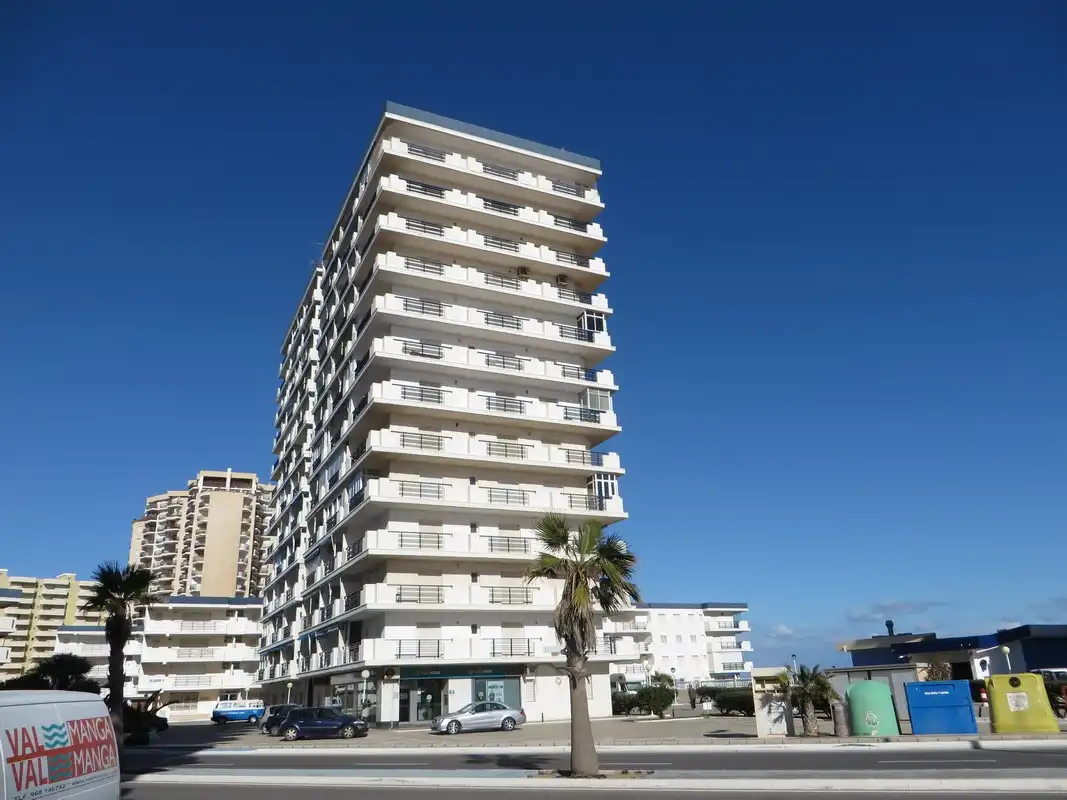 Vista exterior de Piso en venta en La Manga del Mar Menor