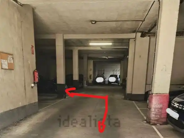 Parkplatz von Garage zum Verkauf in Oviedo 