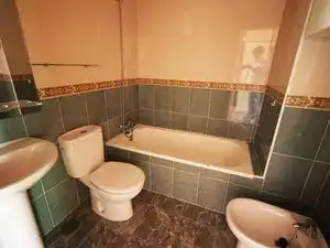 Bany de Pis en venda en Navalagamella amb Calefacció