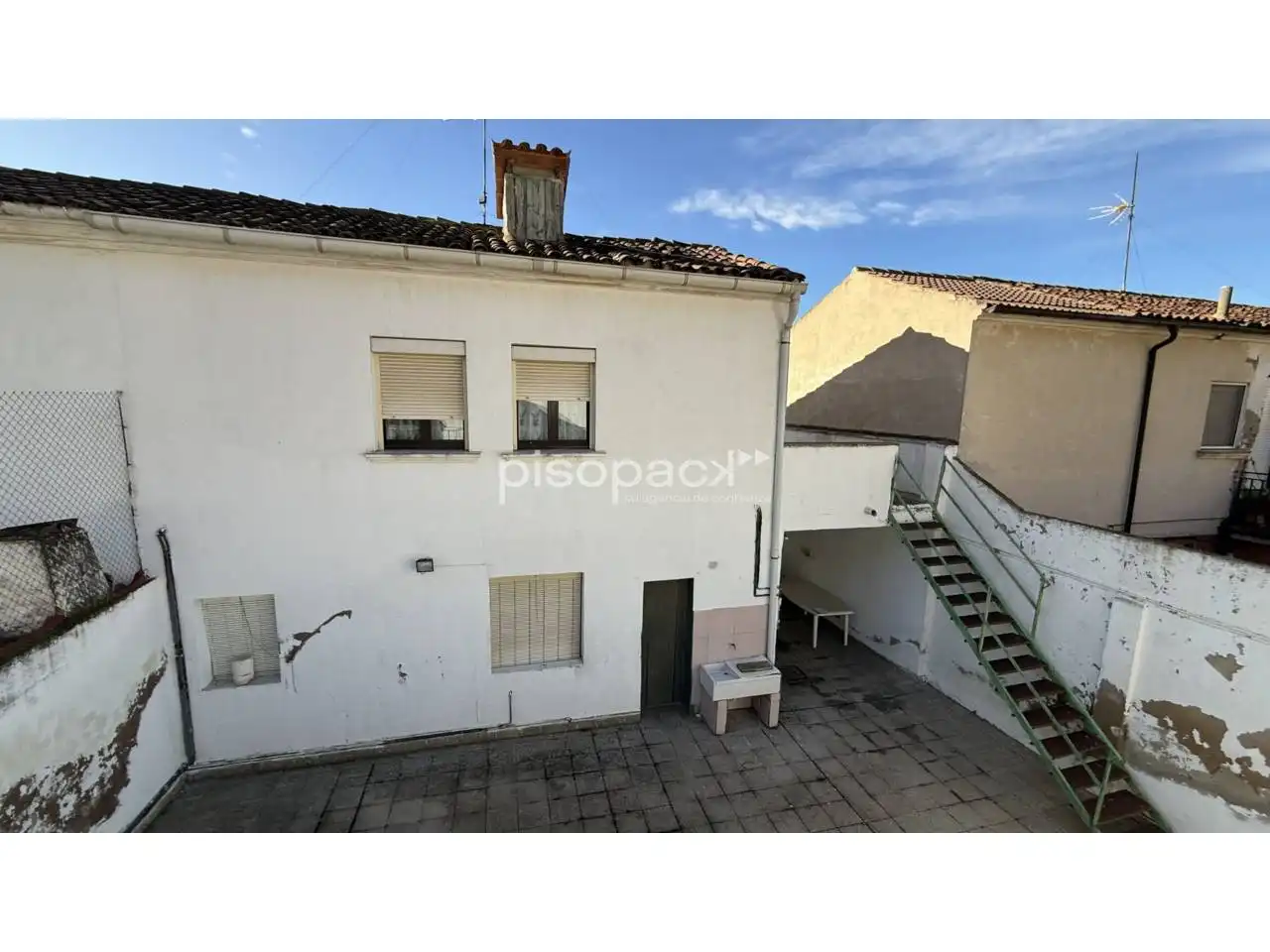 Vista exterior de Casa o chalet en venta en Azagra con Calefacción