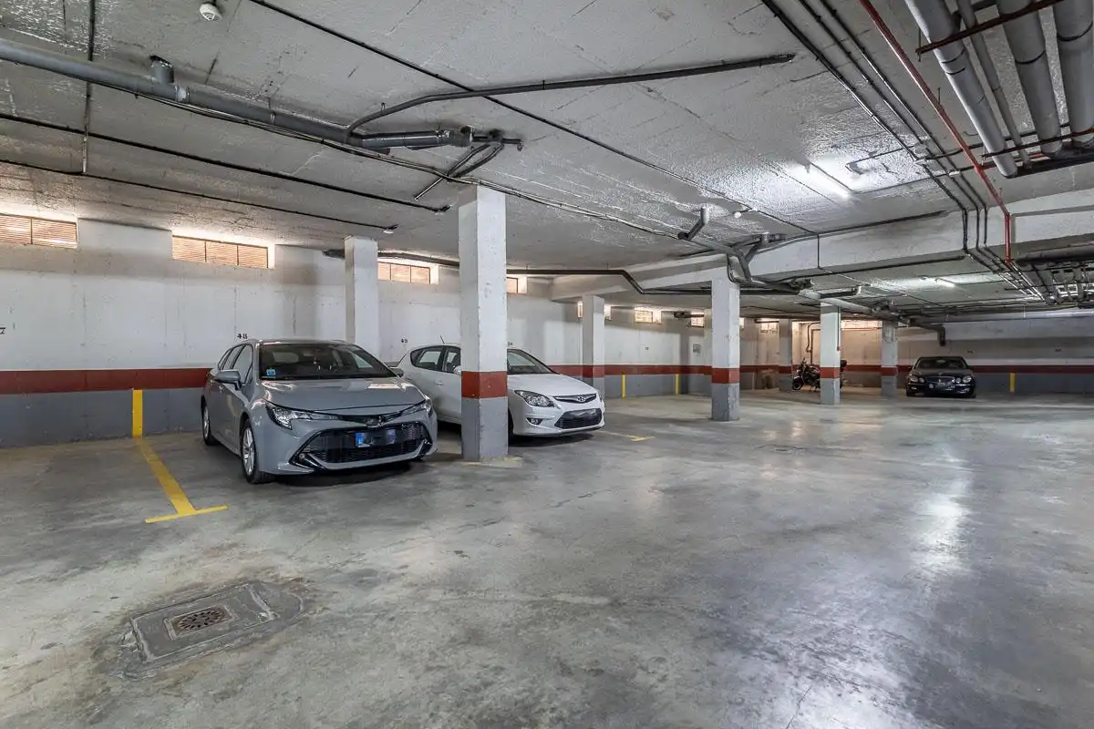 Parking of Duplexes for sale in Granada  with Air Conditioner and Terrace