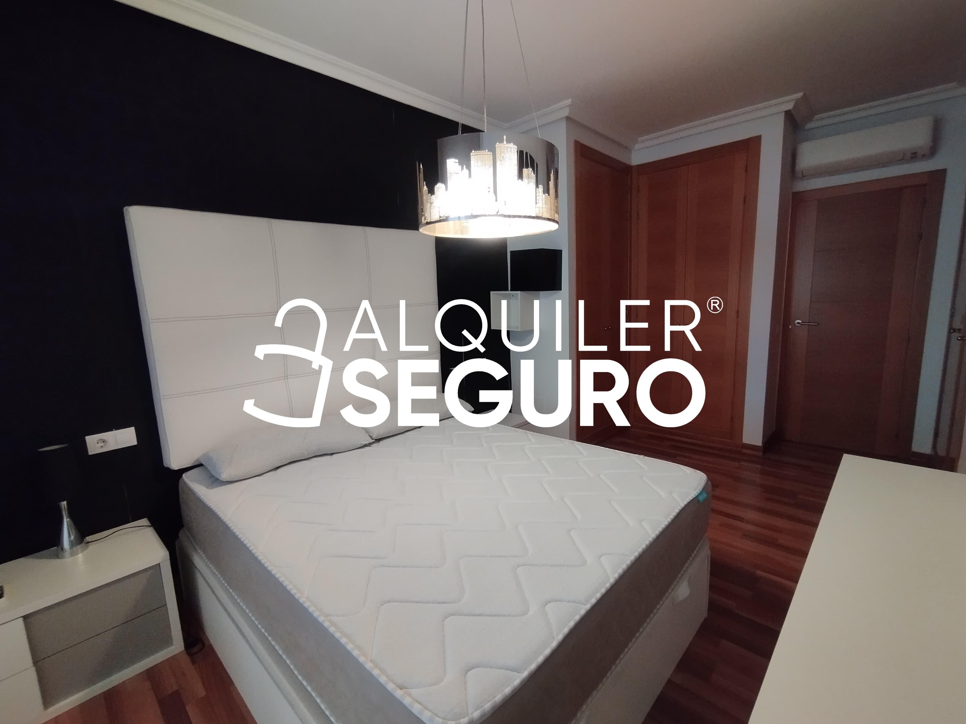 Bedroom of Flat to rent in Fuengirola  with Air Conditioner, Terrace and Swimming Pool