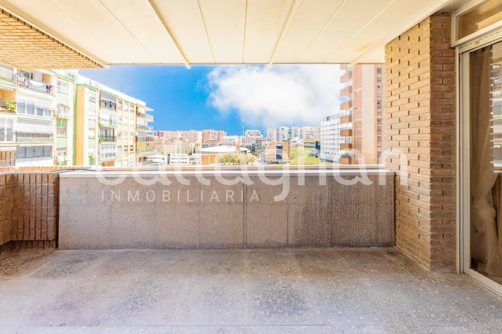Vista exterior de Pis en venda en Valencia amb Aire condicionat, Calefacció i Jardí privat