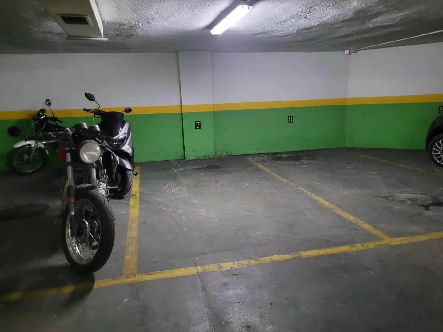 Parking à louer à Calle Infanta Mercedes, imagen 2