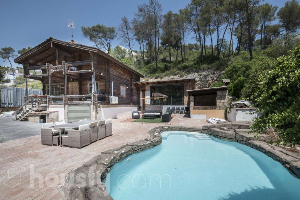 Swimming pool of House or chalet for sale in Olivella  with Air Conditioner, Private garden and Parquet flooring
