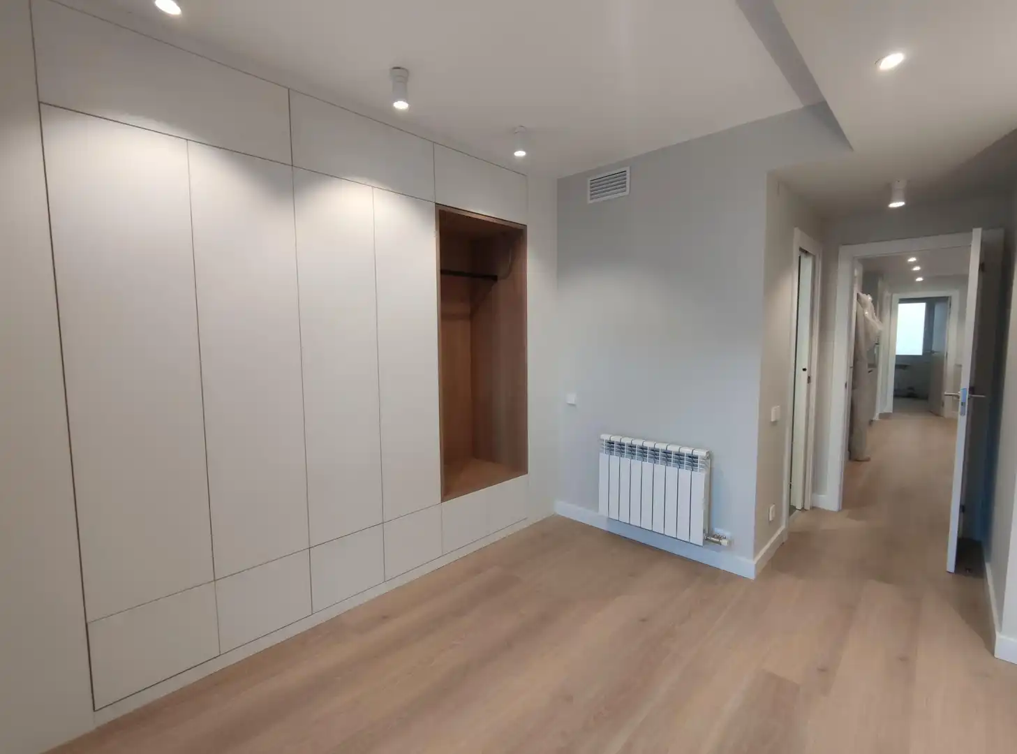 Habitación de Piso de alquiler en Girona con Aire acondicionado, Calefacción y Parquet