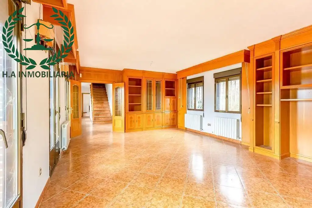 Houses for sale in Pedrezuela  with Air Conditioner, Heating and Terrace