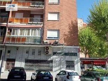 Pis amb balcó en venda a Calle BANDERAS CASTILLA