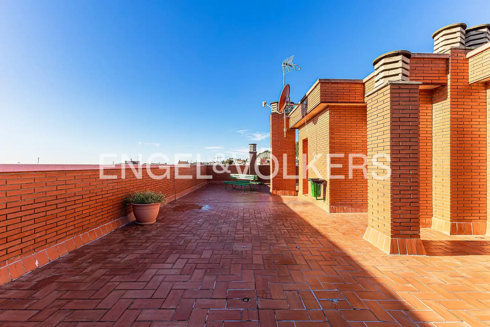 Terraza de Piso en venta en Barcelona con Calefacción, Piscina y Balcón
