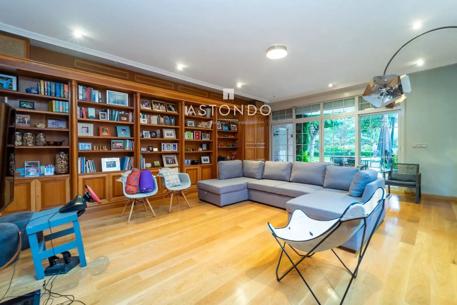 Living room of Houses for rent in Madrid  with Air Conditioner, Heating and Terrace
