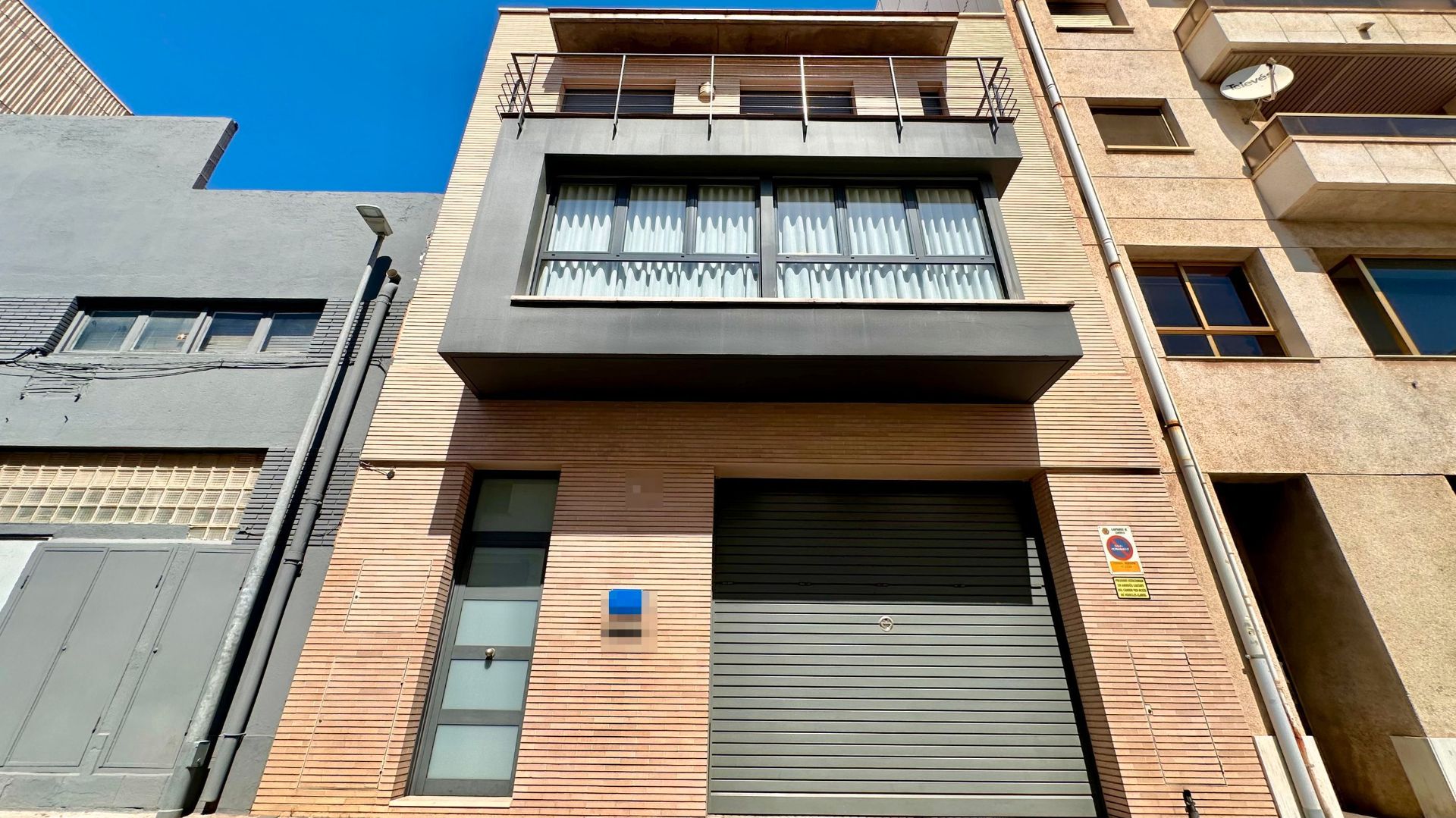 Vista exterior de Casa adosada en venda en Cambrils amb Aire condicionat, Calefacció i Terrassa