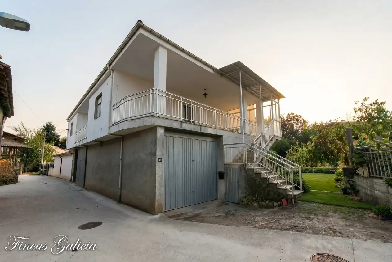House with terrace for sale in Castrelo do Val