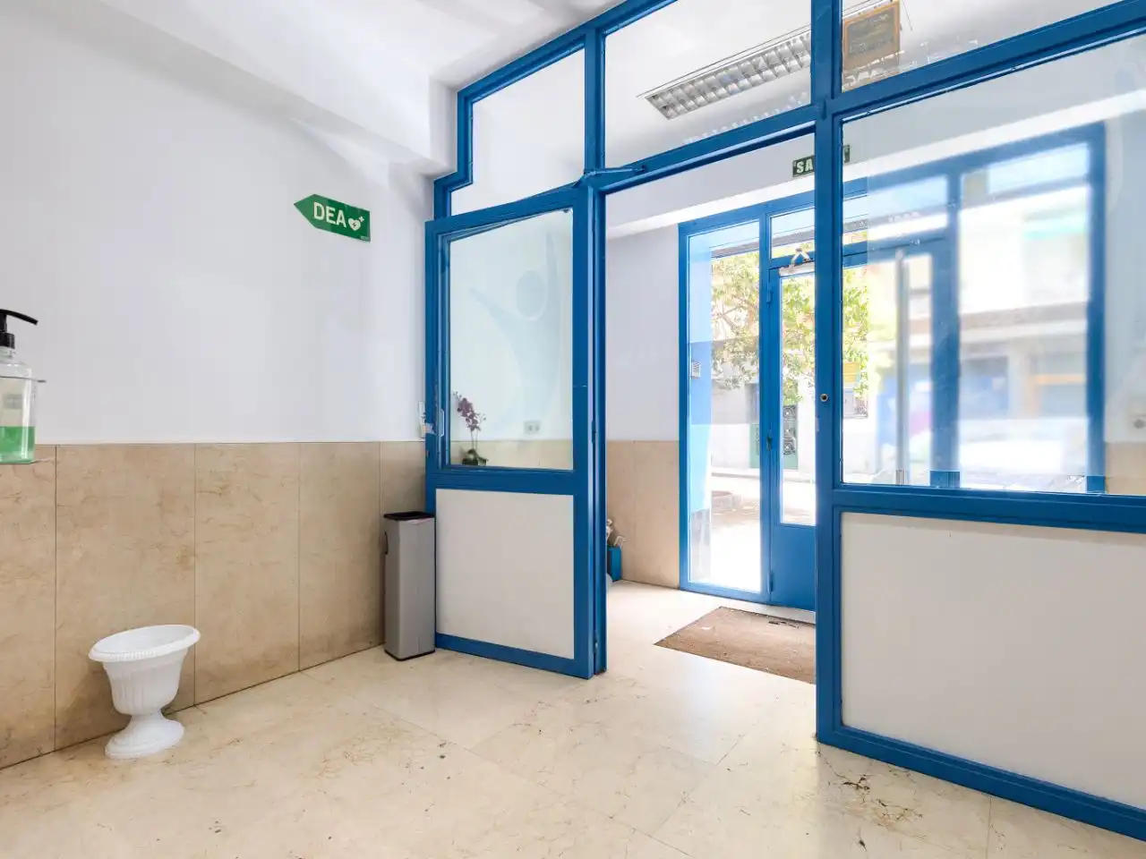 Commercial properties for rent in Madrid  with Air Conditioner, Heating and Furnished