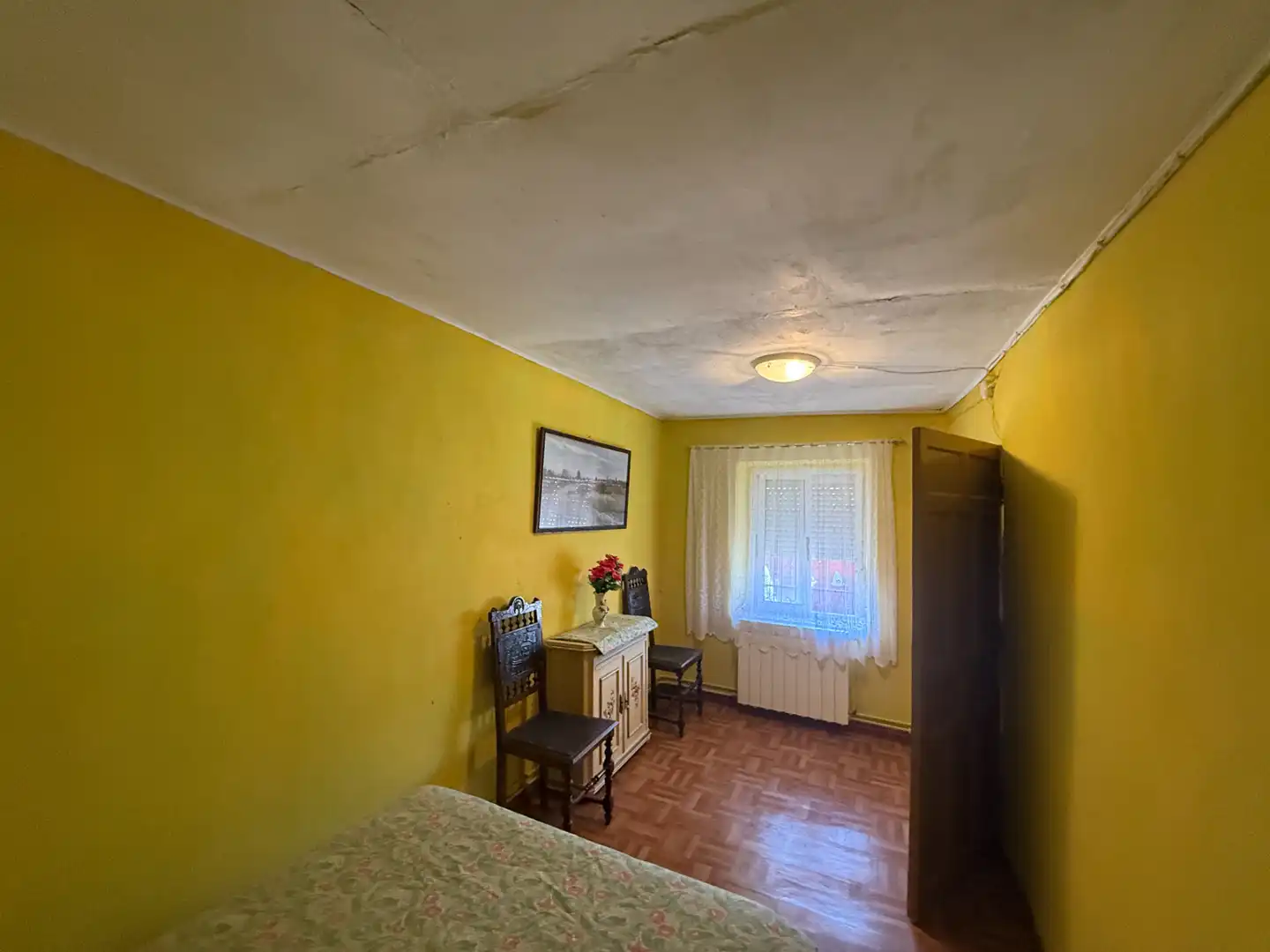 Dormitori de Casa o xalet en venda en Villaturde amb Calefacció, Moblat i Forn