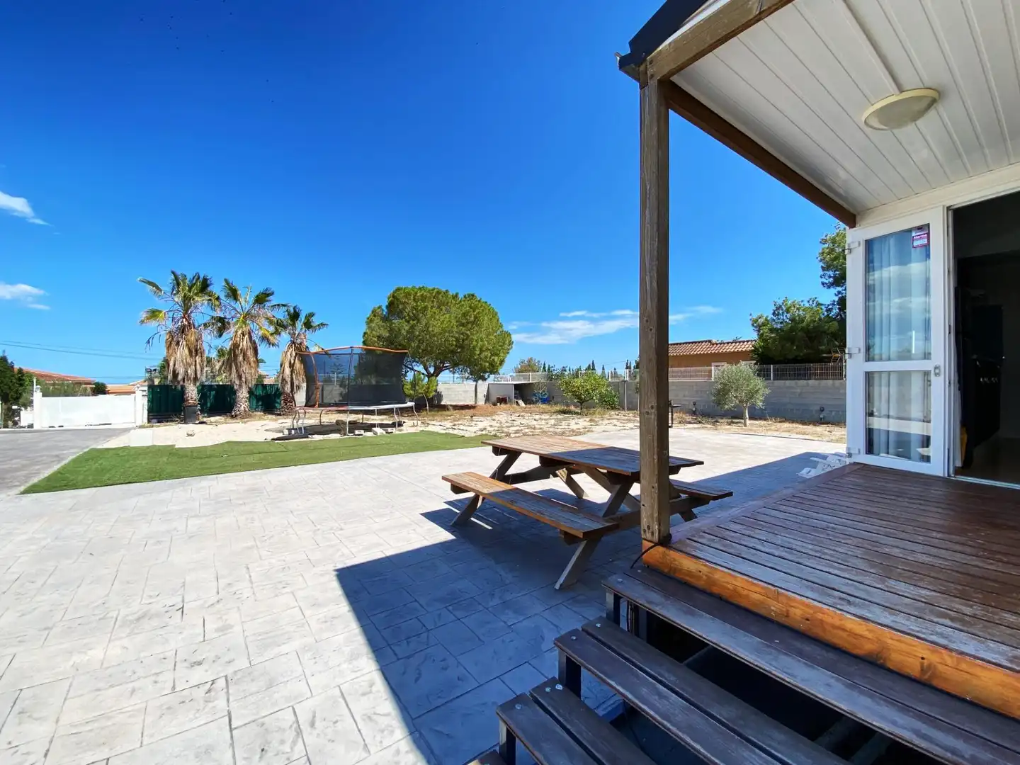 Terrassa de Finca rústica de lloguer en El Campello amb Aire condicionat, Jardí privat i Moblat