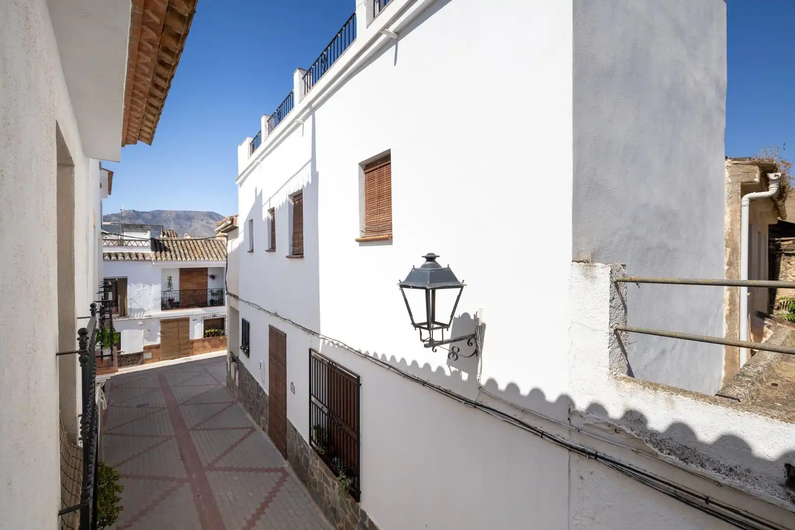 Vista exterior de Casa adosada en venda en Lecrín amb Terrassa, Traster i Balcó