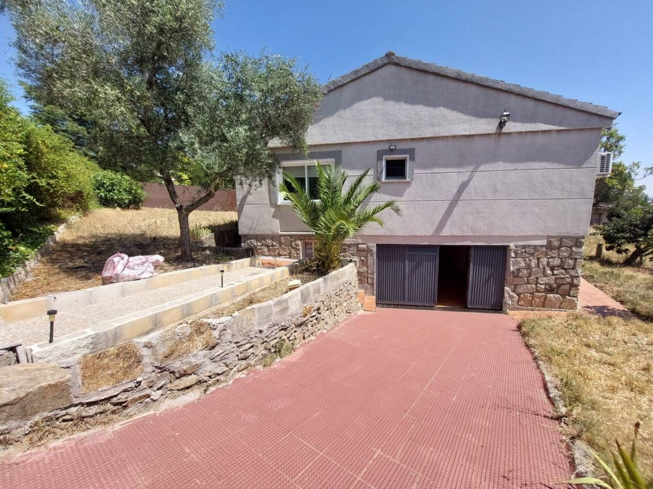 Vista exterior de Casa o chalet en venta en El Molar (Madrid) con Aire acondicionado, Calefacción y Jardín privado