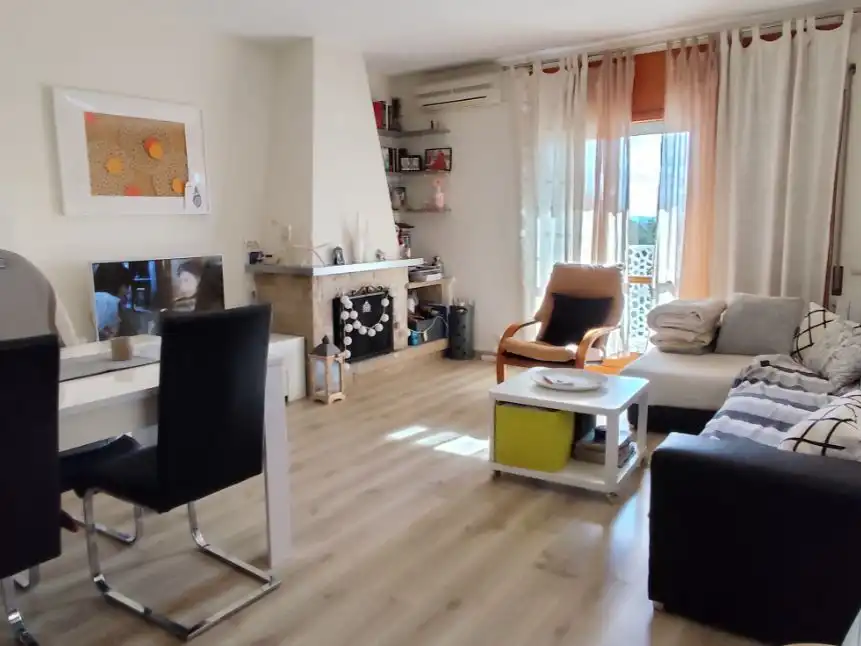 Casa pareada con jardín en venta en Ametllers 21
