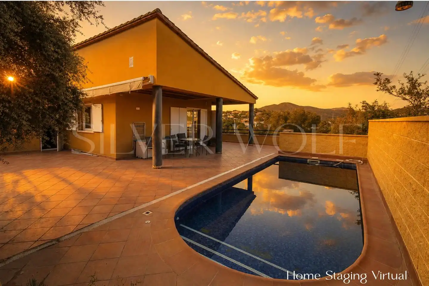 Piscina de Casa o xalet en venda en Cubelles amb Calefacció, Jardí privat i Terrassa