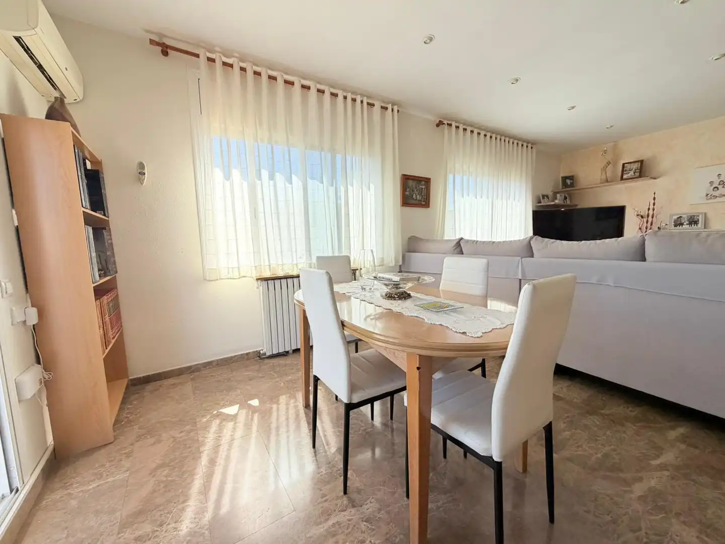 Dining room of Houses for sale in Terrassa  with Air Conditioner, Heating and Terrace