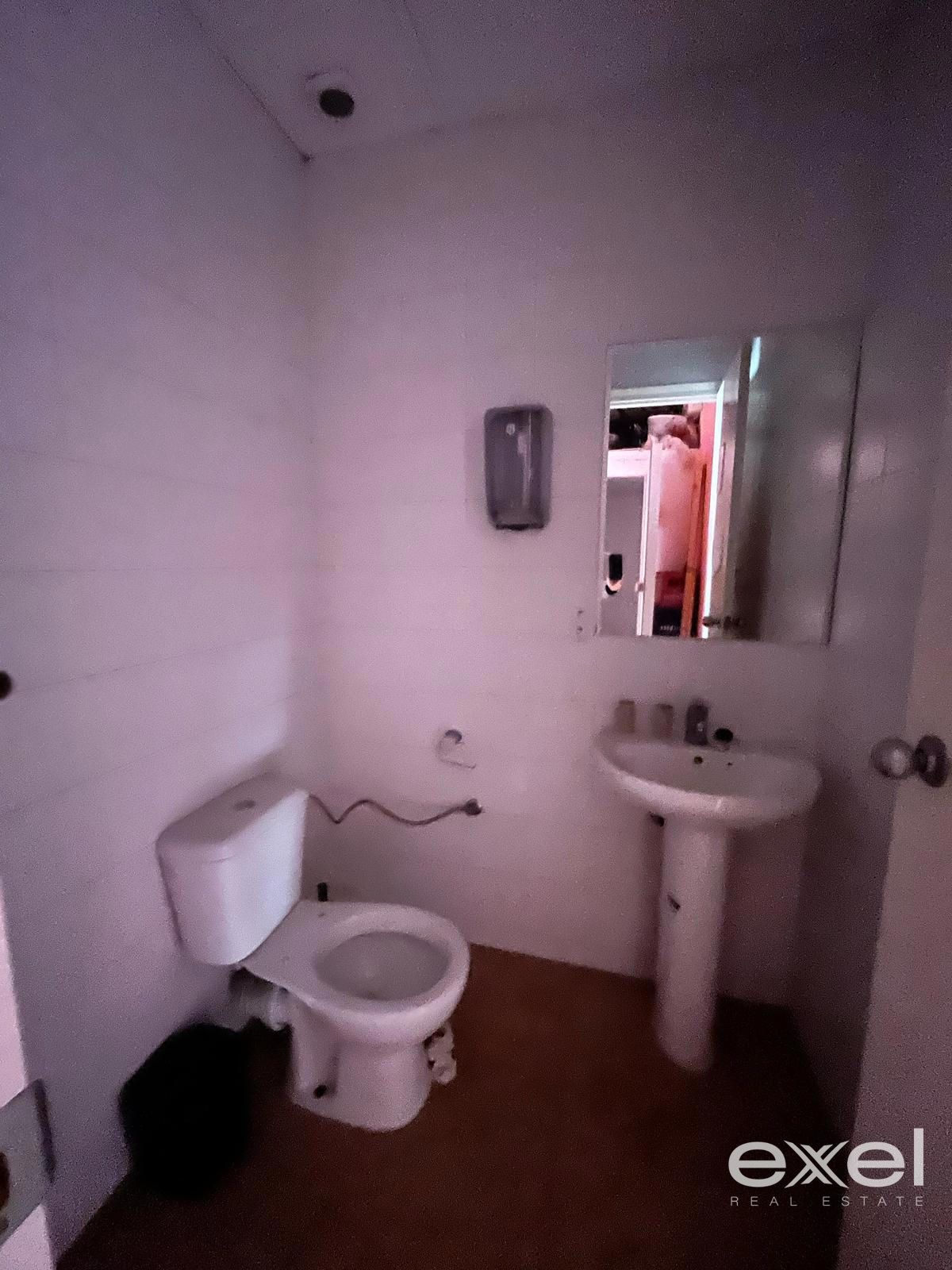Bathroom of Premises for sale in Cornellà de Llobregat
