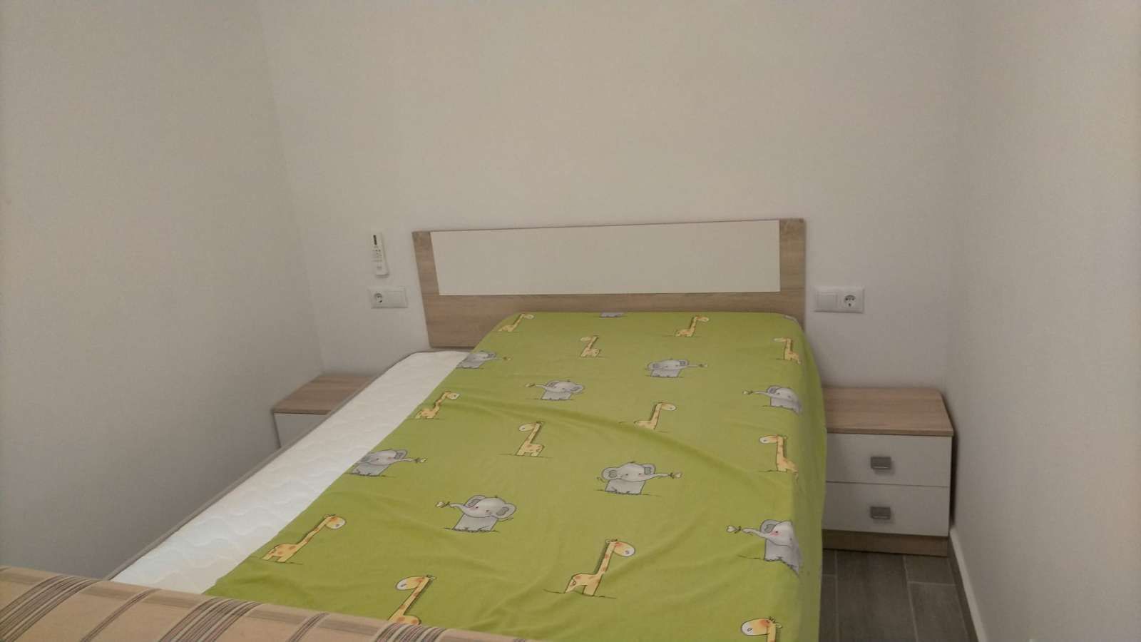 Dormitori de Pis per a compartir en  Valencia Capital amb Aire condicionat i Terrassa