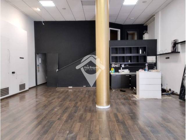 Local comercial en Alquiler en Calle Països Catalans, 12 en Mas Duran