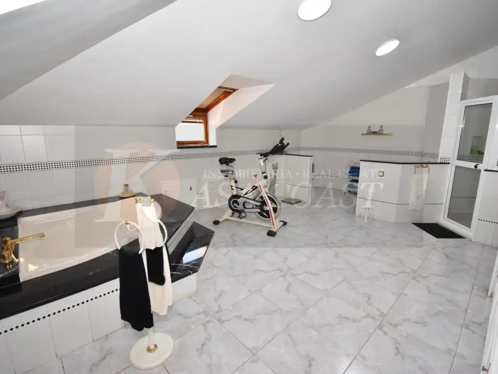 Ático en venta en Fuengirola con Aire acondicionado, Jardín privado y Terraza