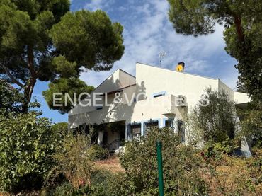 Casa con piscina in vendita a Urbanizaciones