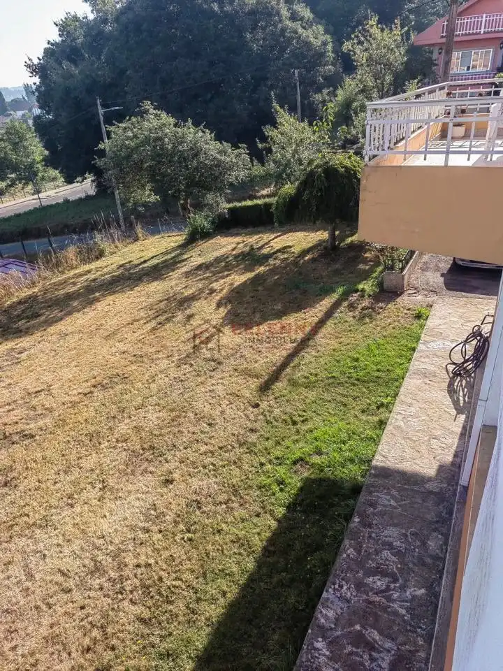 Casa o xalet en venda en Lalín amb Calefacció, Jardí privat i Traster