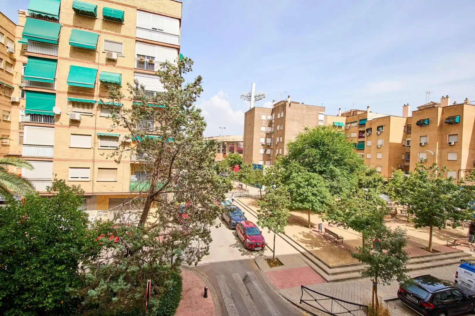 Vista exterior de Pis en venda en Granada amb Aire condicionat, Calefacció i Terrassa