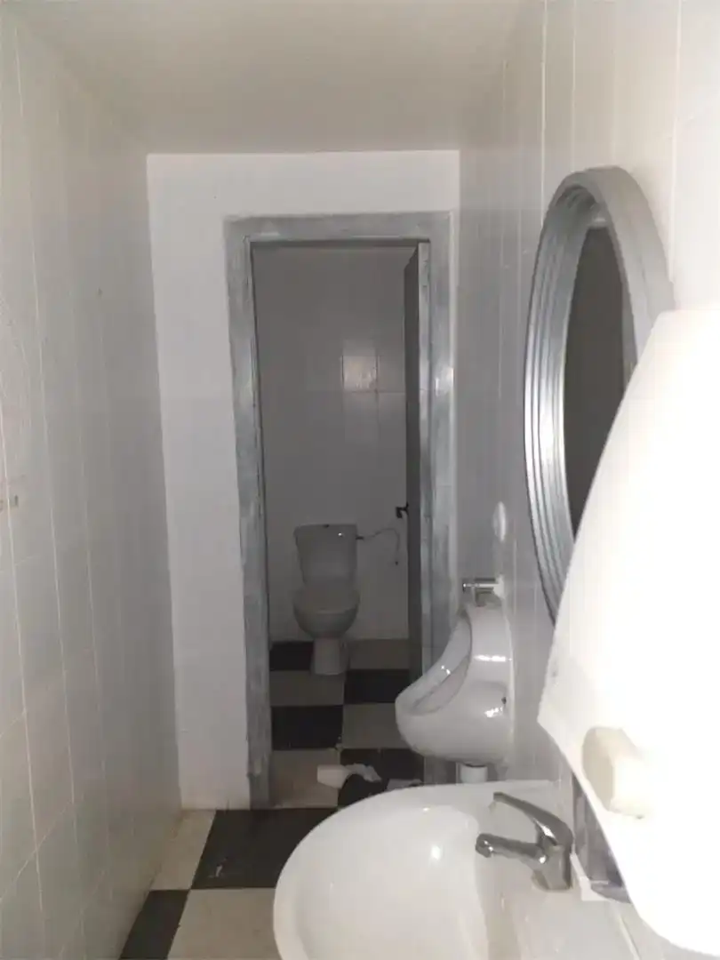 Baño de Local de alquiler en Heliópolis
