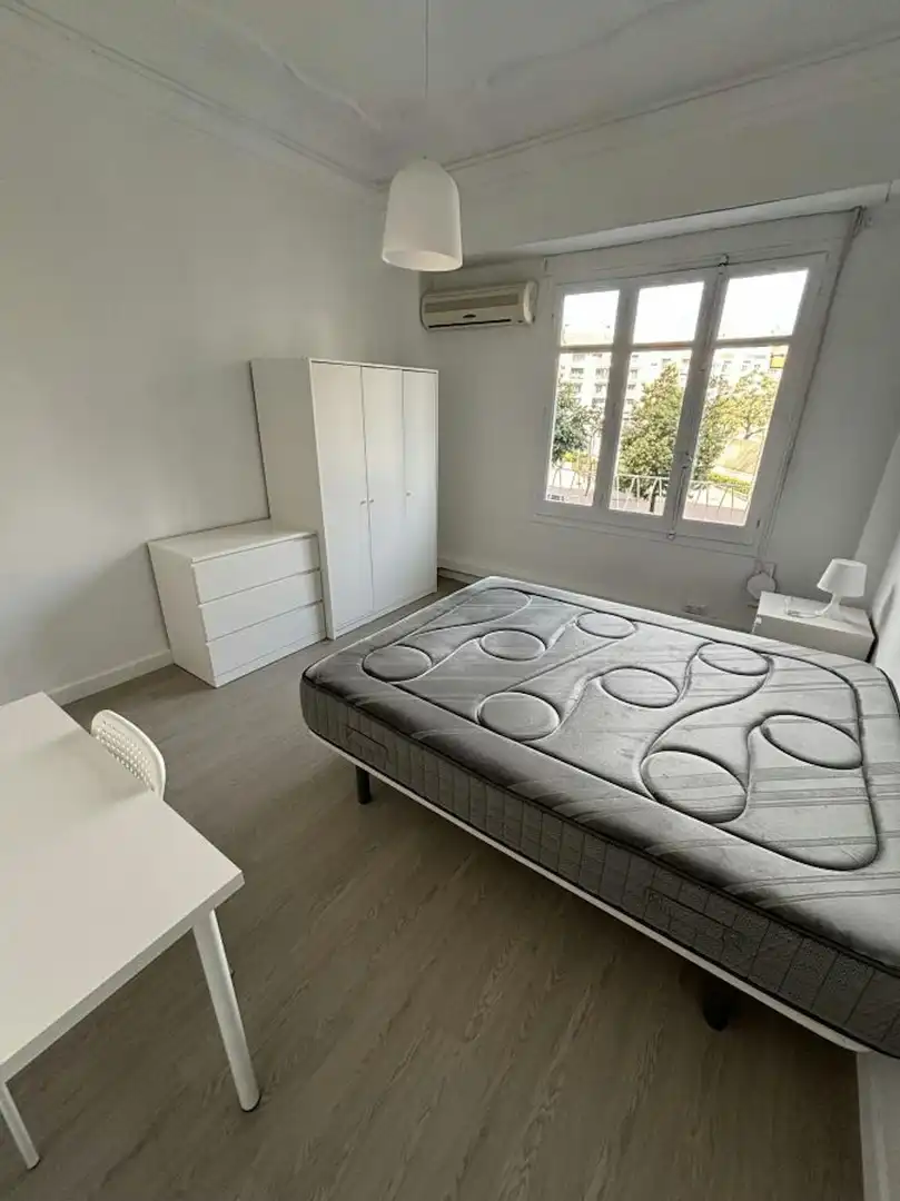 Habitación de Piso para compartir en Valencia con Aire acondicionado, Calefacción y Lavadora