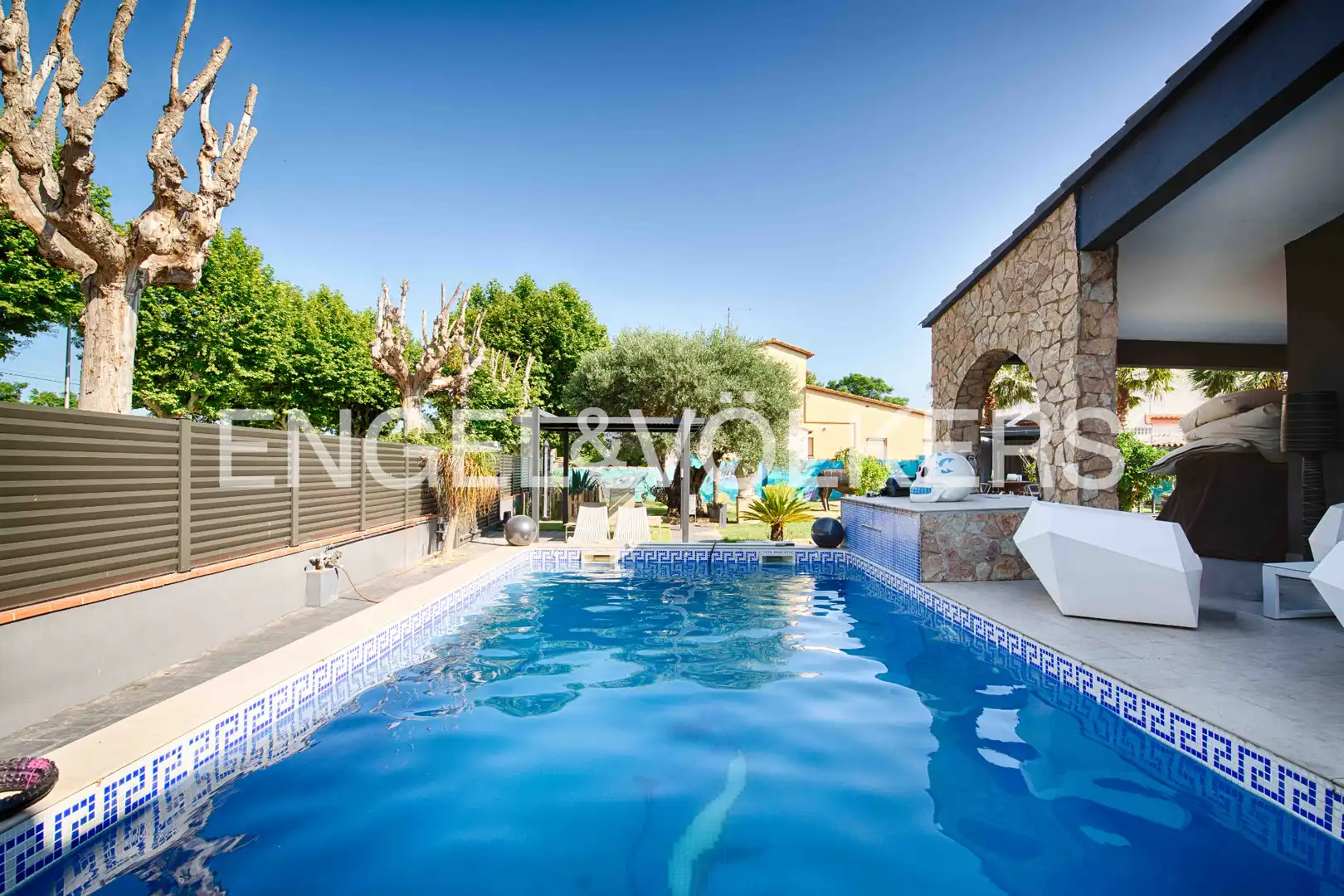 Xalet amb piscina en venda a Carrer Carlit, imagen 3