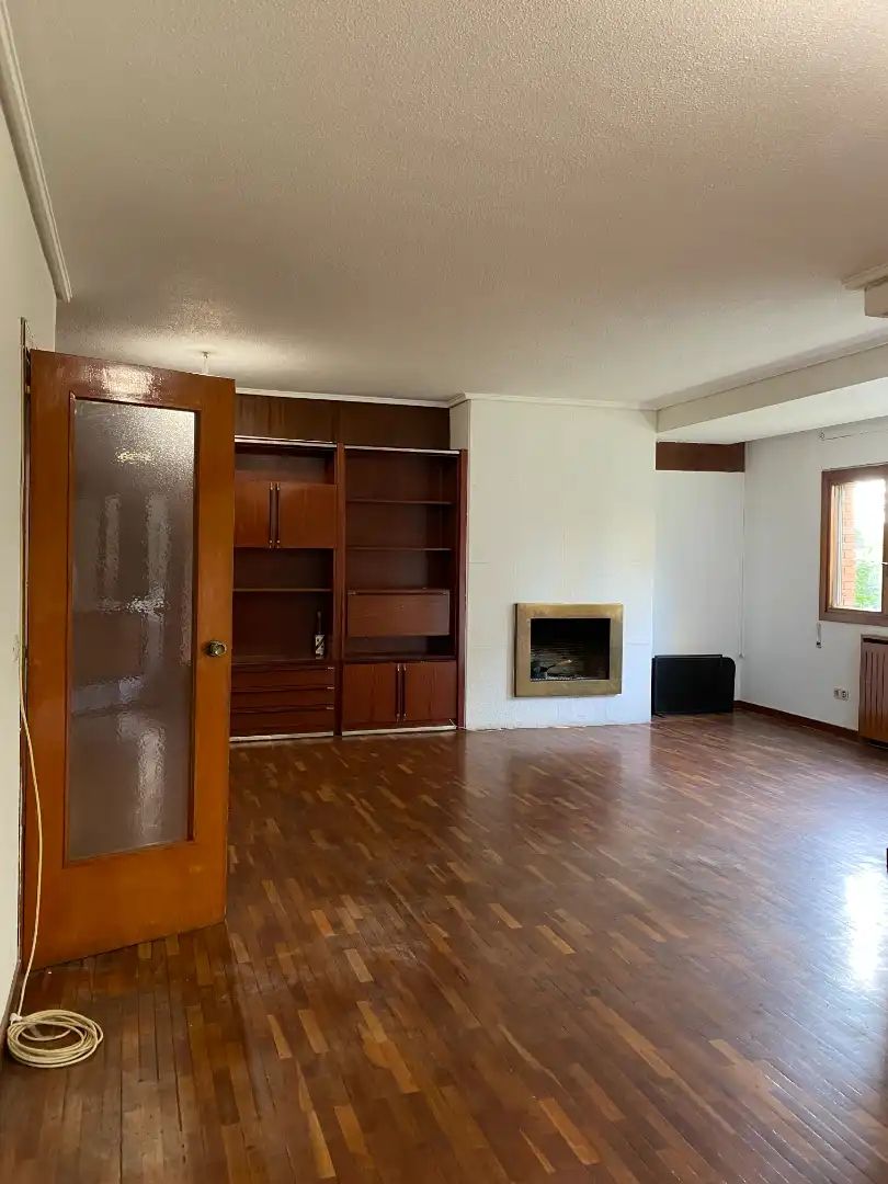 Sala d'estar de Pis en venda en Las Rozas de Madrid amb Calefacció, Parquet i Terrassa