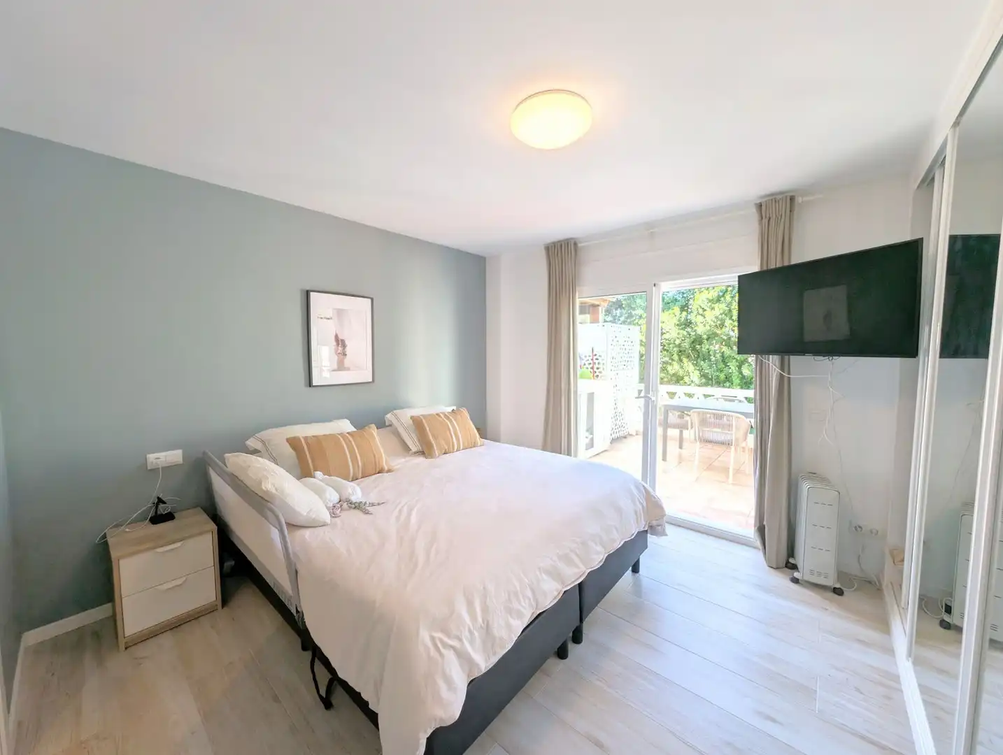Flat with pool for sale in Avenida Pablo Ruiz Picasso 11, imagen 9