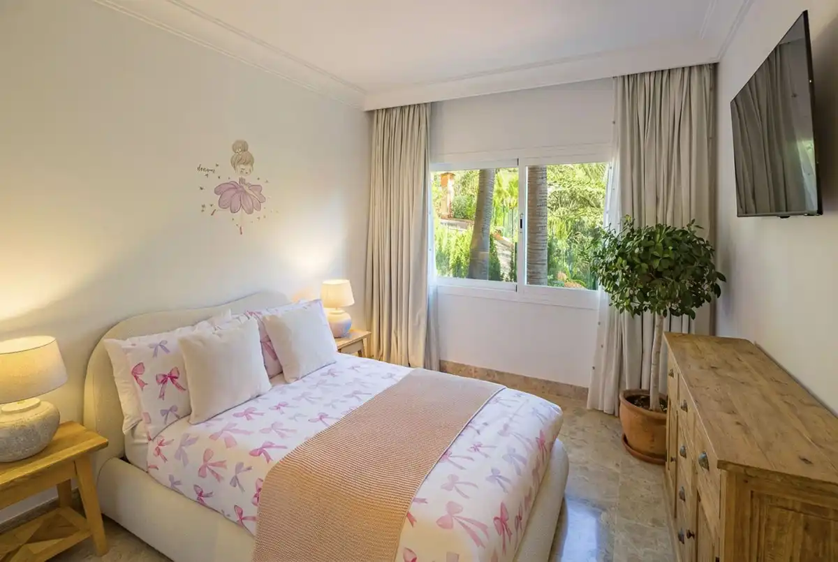 Apartament amb piscina en venda a Nueva Andalucía, imagen 5