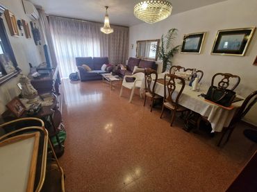 Flat with balcony for sale in Casco Antiguo