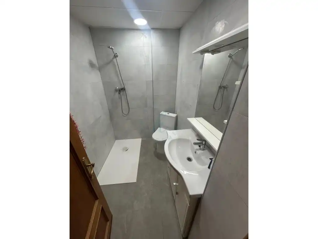 Bany de Planta baixa en venda en Valencia